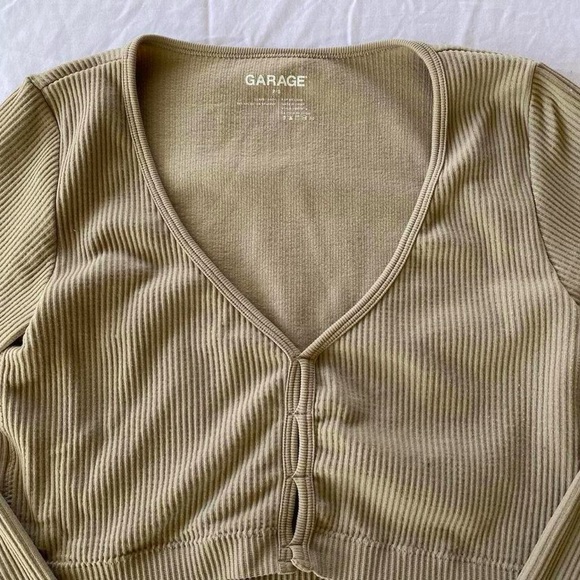 top - Picture 2 of 5